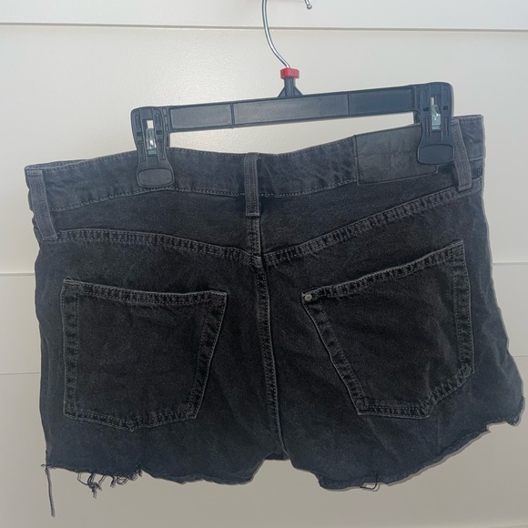 Cute black denim short shorts - Picture 2 of 2